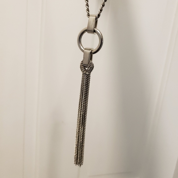 Jennifer Lopez Silvertone Statement Fashion Jewelry Necklace, Tassle - Picture 4 of 8